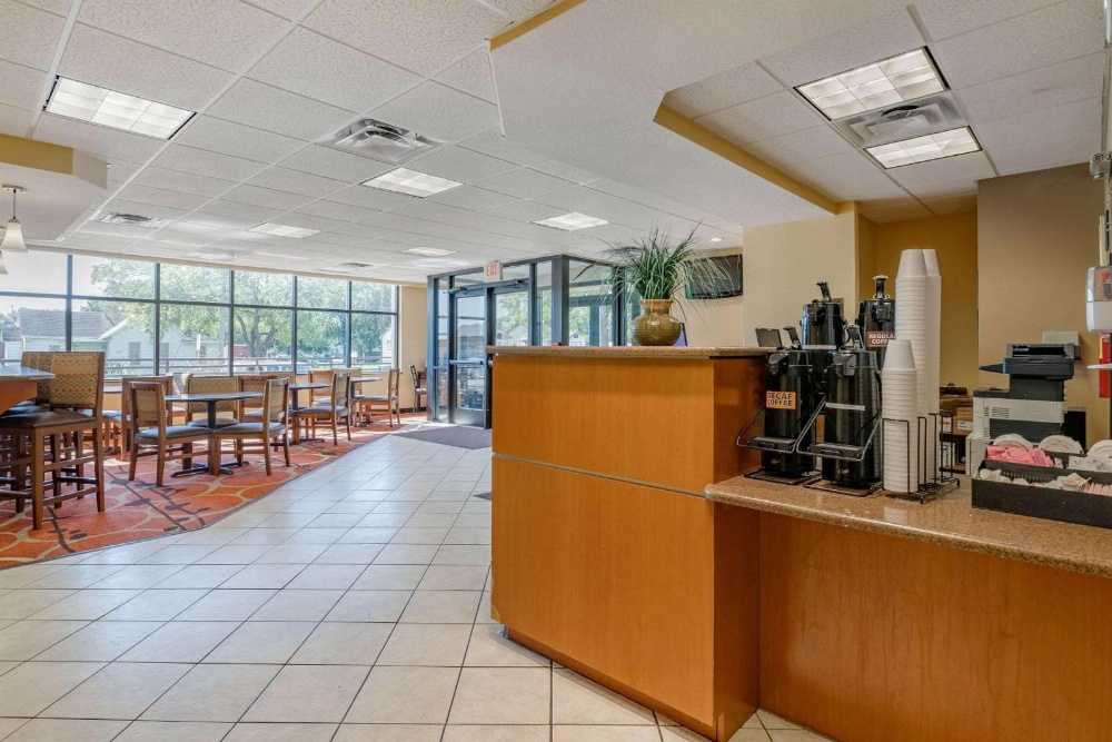 Econo Lodge Inn & Suites Fairgrounds Main image