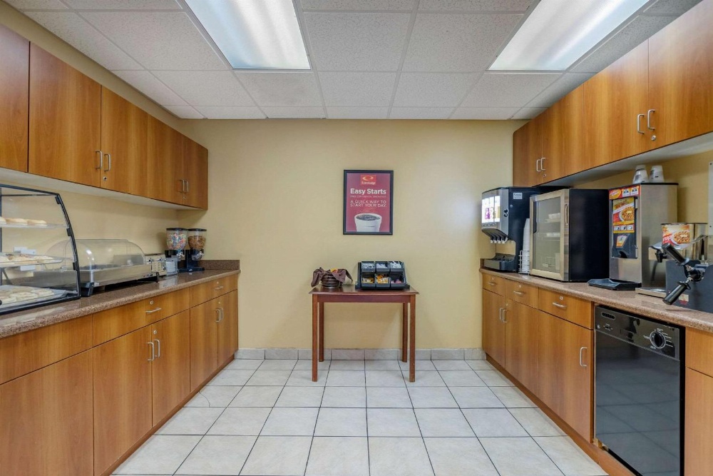 Econo Lodge Inn & Suites Fairgrounds
