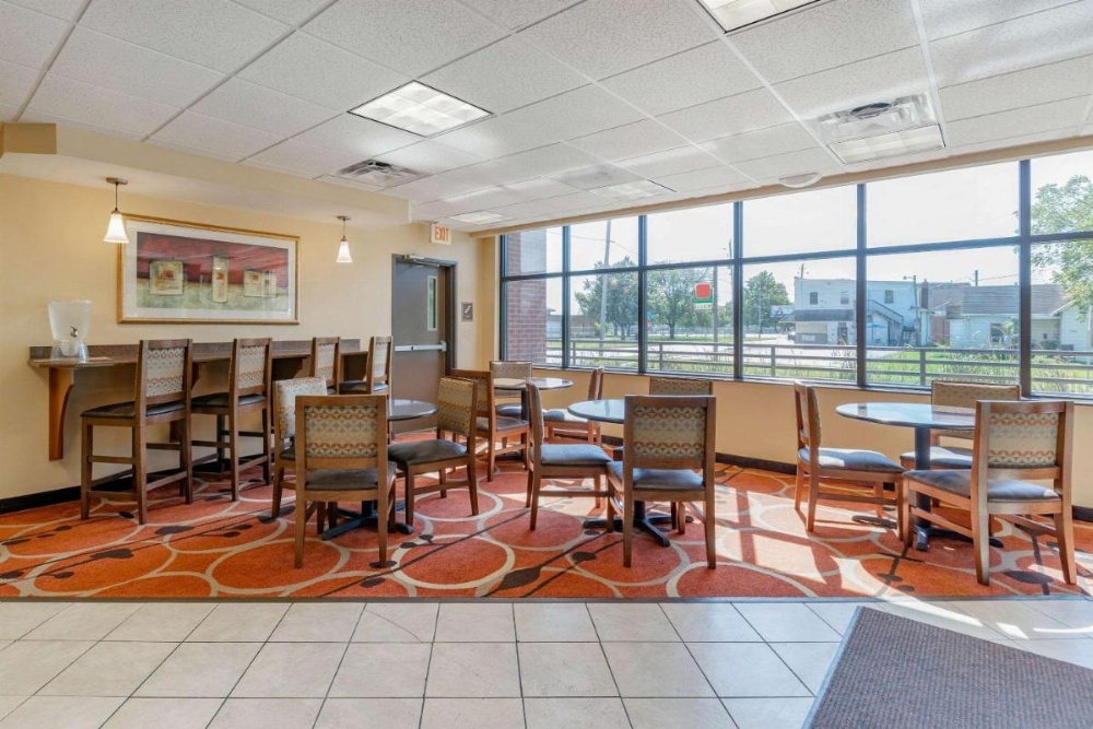 Econo Lodge Inn & Suites Fairgrounds
