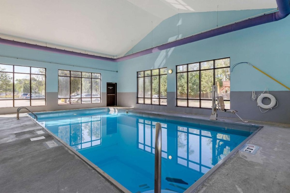 Econo Lodge Inn & Suites Fairgrounds
